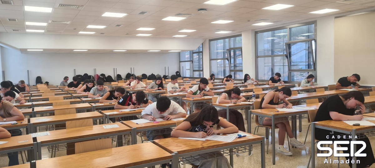 30 Alumnos se enfrentan desde hoy a la PAU en Almadén
